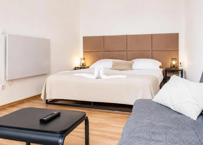 Affordable 1br Near Schoenbrunn & Westbahnhof Great For Long * Vienna